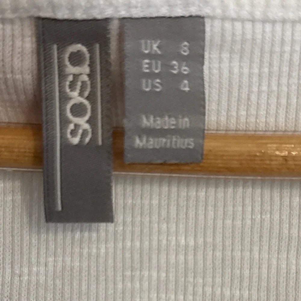 ASOS Scoop Neck Cropped Henley Long Sleeve Top - Picture 5 of 8